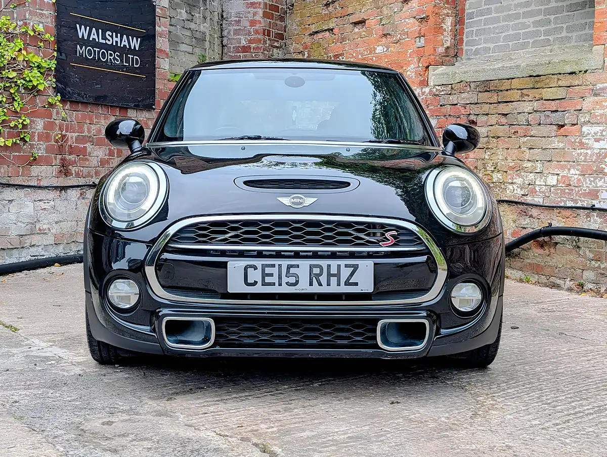 Used 2015 MINI Hatch 3-Door Hatch Black - Interior and Exterior details 2