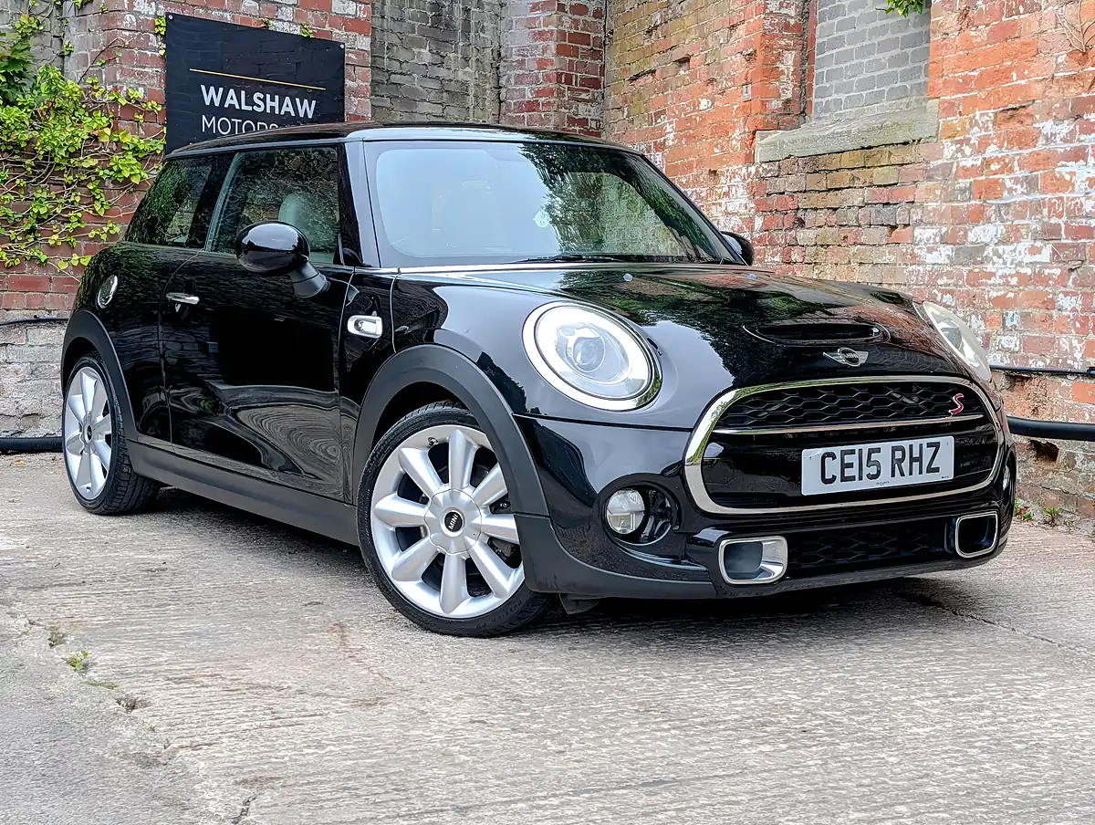 Used 2015 MINI Hatch 3-Door Hatch Black - Interior and Exterior details 20