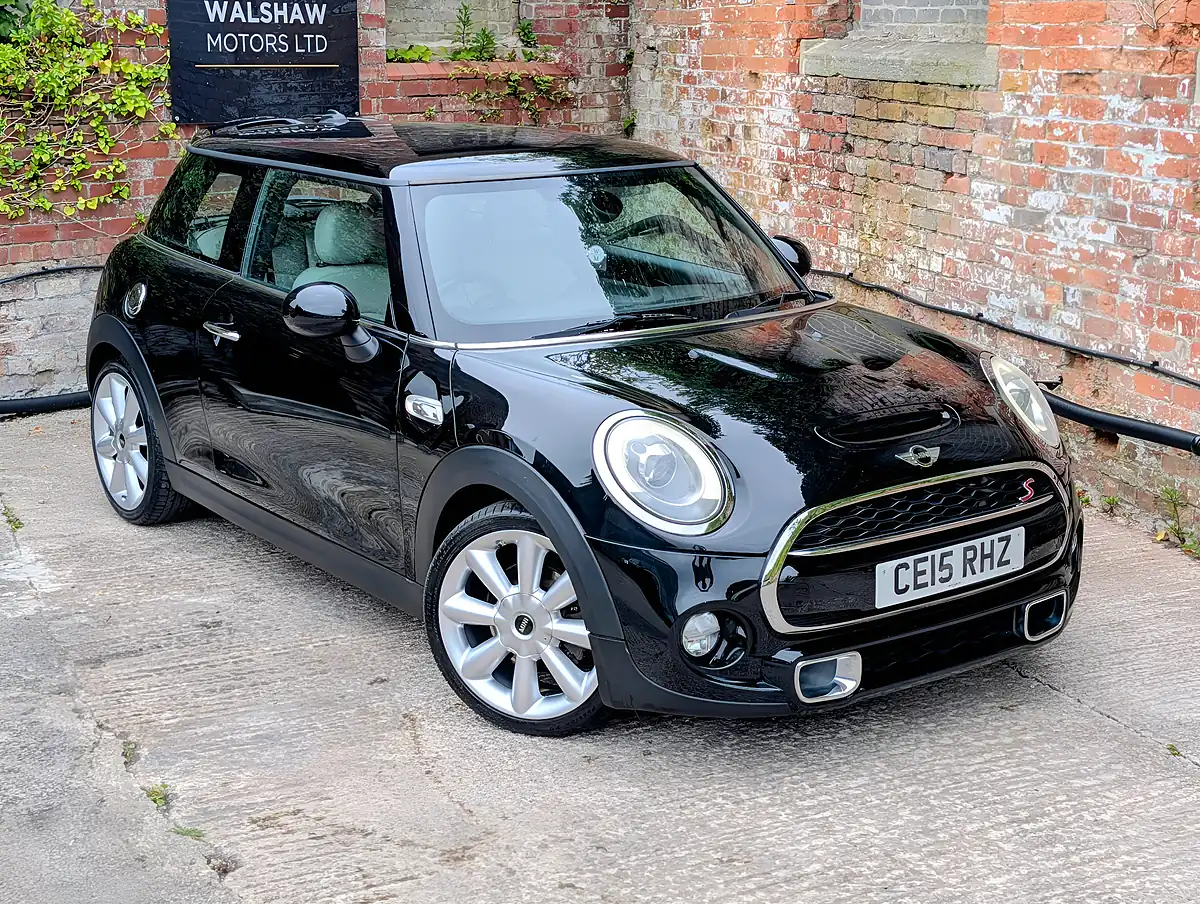 Used 2015 MINI Hatch 3-Door Hatch Black - Interior and Exterior details 3