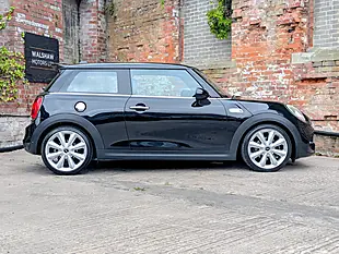 Used 2015 MINI Hatch 3-Door Hatch Black - Interior and Exterior details 4