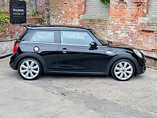 Used 2015 MINI Hatch 3-Door Hatch Black - Interior and Exterior details 5
