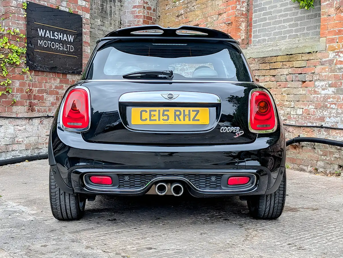 Used 2015 MINI Hatch 3-Door Hatch Black - Interior and Exterior details 8