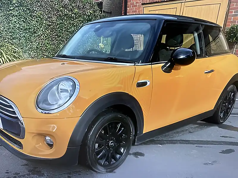 Used 2015 MINI Hatch Chili Ii Pack Volcanic Orange - Interior and Exterior details 4