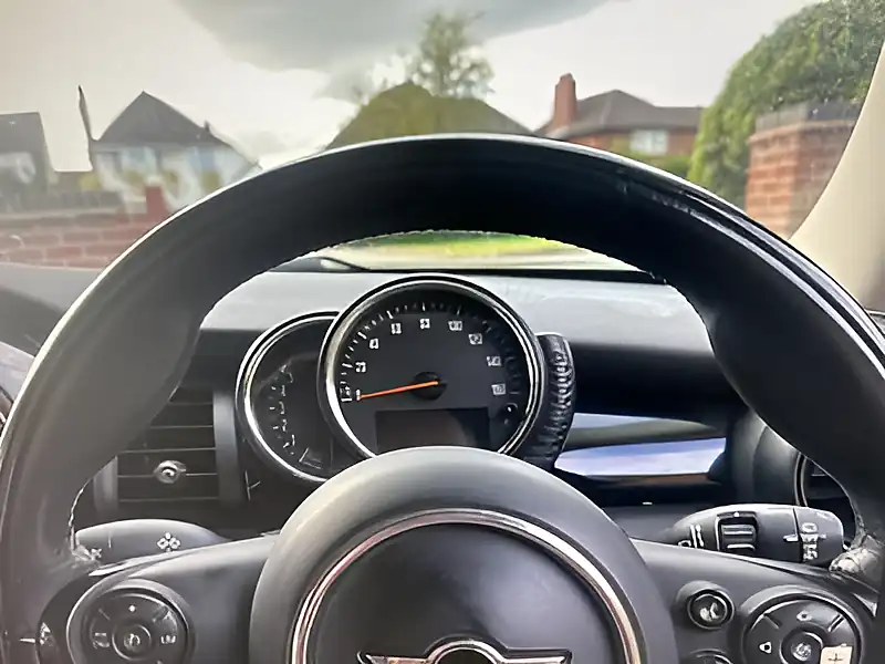 Used 2015 MINI Hatch Chili Ii Pack Volcanic Orange - Interior and Exterior details 9