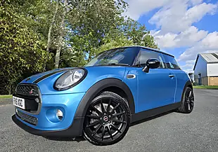 Used 2015 MINI Hatch Cooper 3-Door Blue - Interior and Exterior details 2