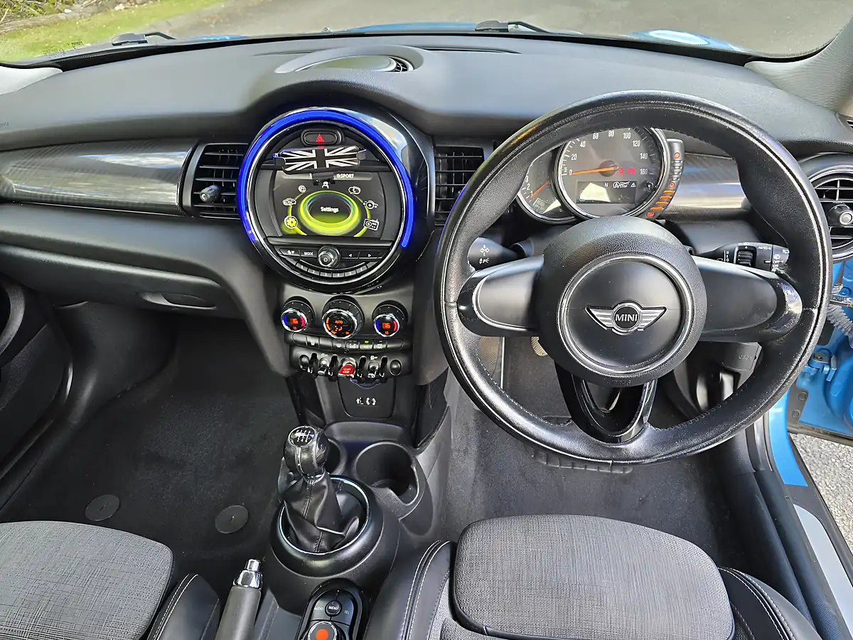 Used 2015 MINI Hatch Cooper 3-Door Blue - Interior and Exterior details 3