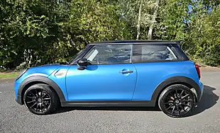 Used 2015 MINI Hatch Cooper 3-Door Blue - Interior and Exterior details 5