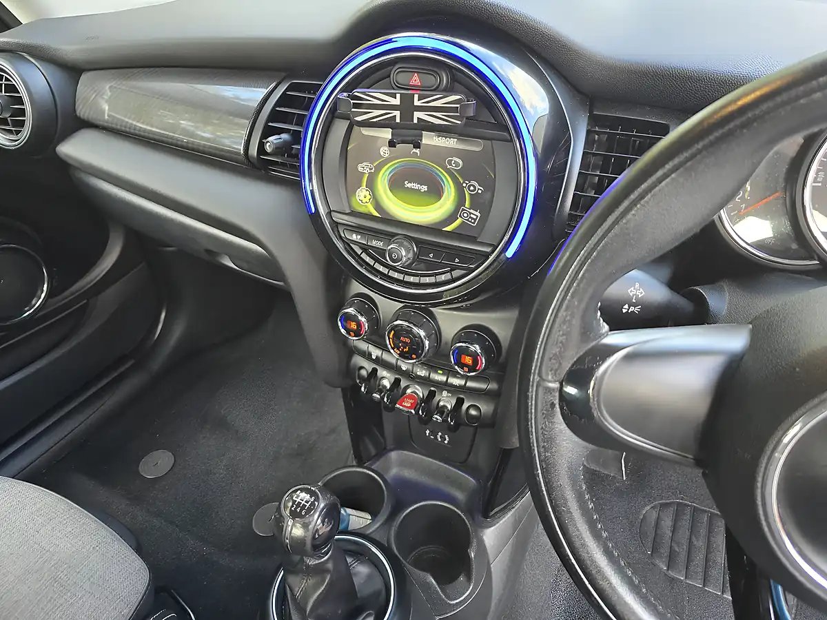 Used 2015 MINI Hatch Cooper 3-Door Blue - Interior and Exterior details 9