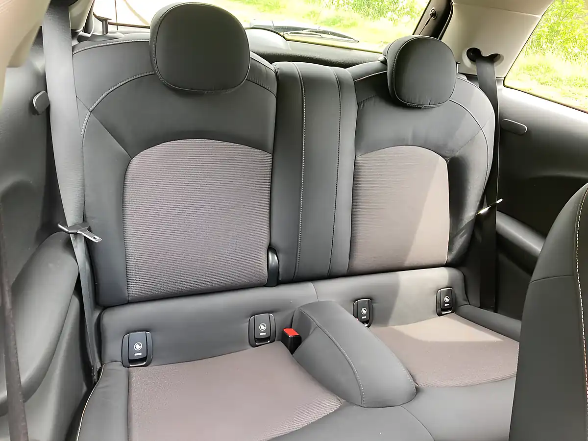 Used 2015 MINI Hatch Cooper Black - Interior and Exterior details 12
