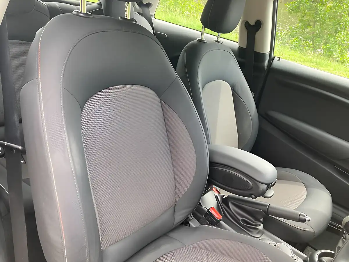 Used 2015 MINI Hatch Cooper Black - Interior and Exterior details 14