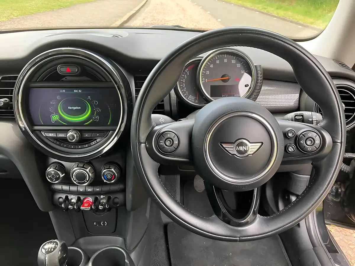 Used 2015 MINI Hatch Cooper Black - Interior and Exterior details 15