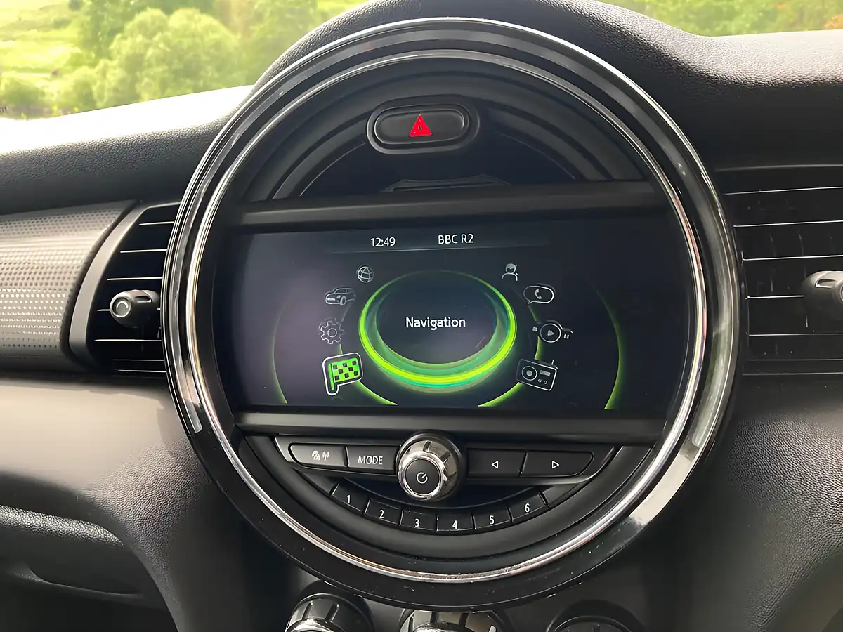 Used 2015 MINI Hatch Cooper Black - Interior and Exterior details 19