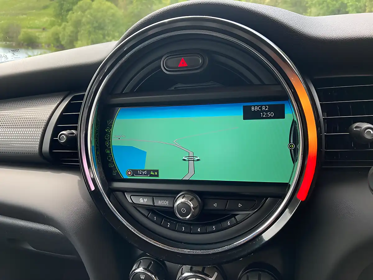 Used 2015 MINI Hatch Cooper Black - Interior and Exterior details 20