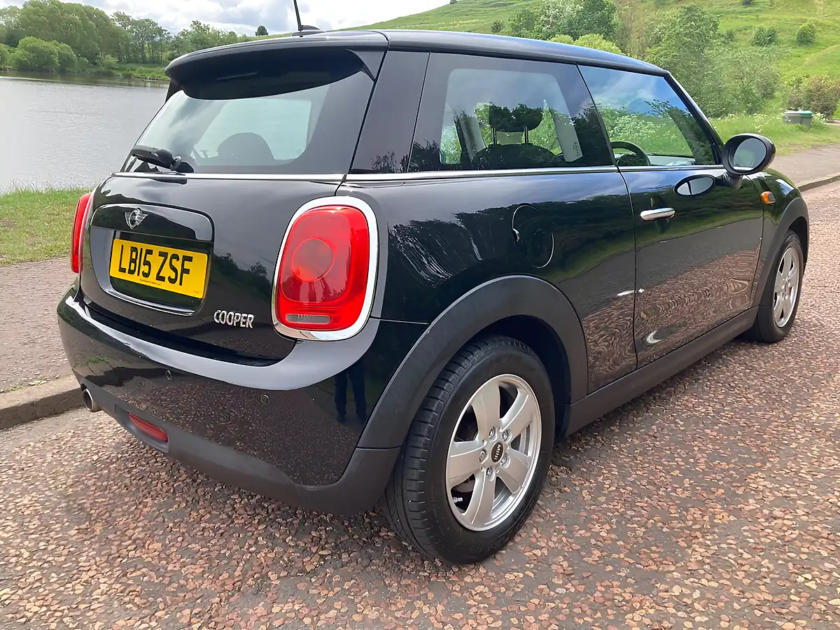 Used 2015 MINI Hatch Cooper Black - Interior and Exterior details 3