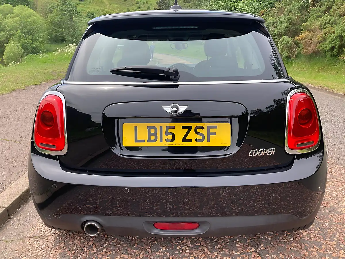 Used 2015 MINI Hatch Cooper Black - Interior and Exterior details 4