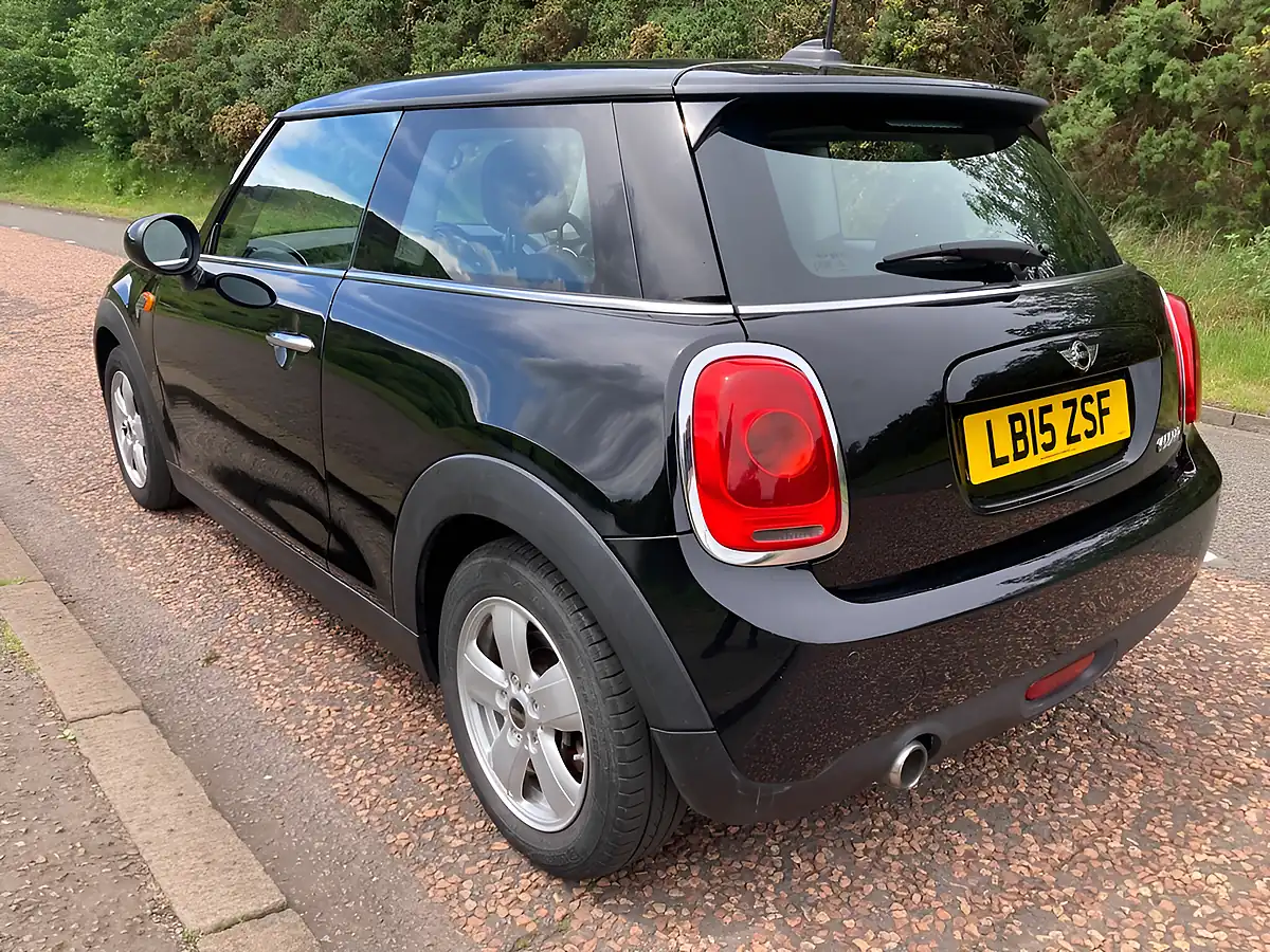 Used 2015 MINI Hatch Cooper Black - Interior and Exterior details 5