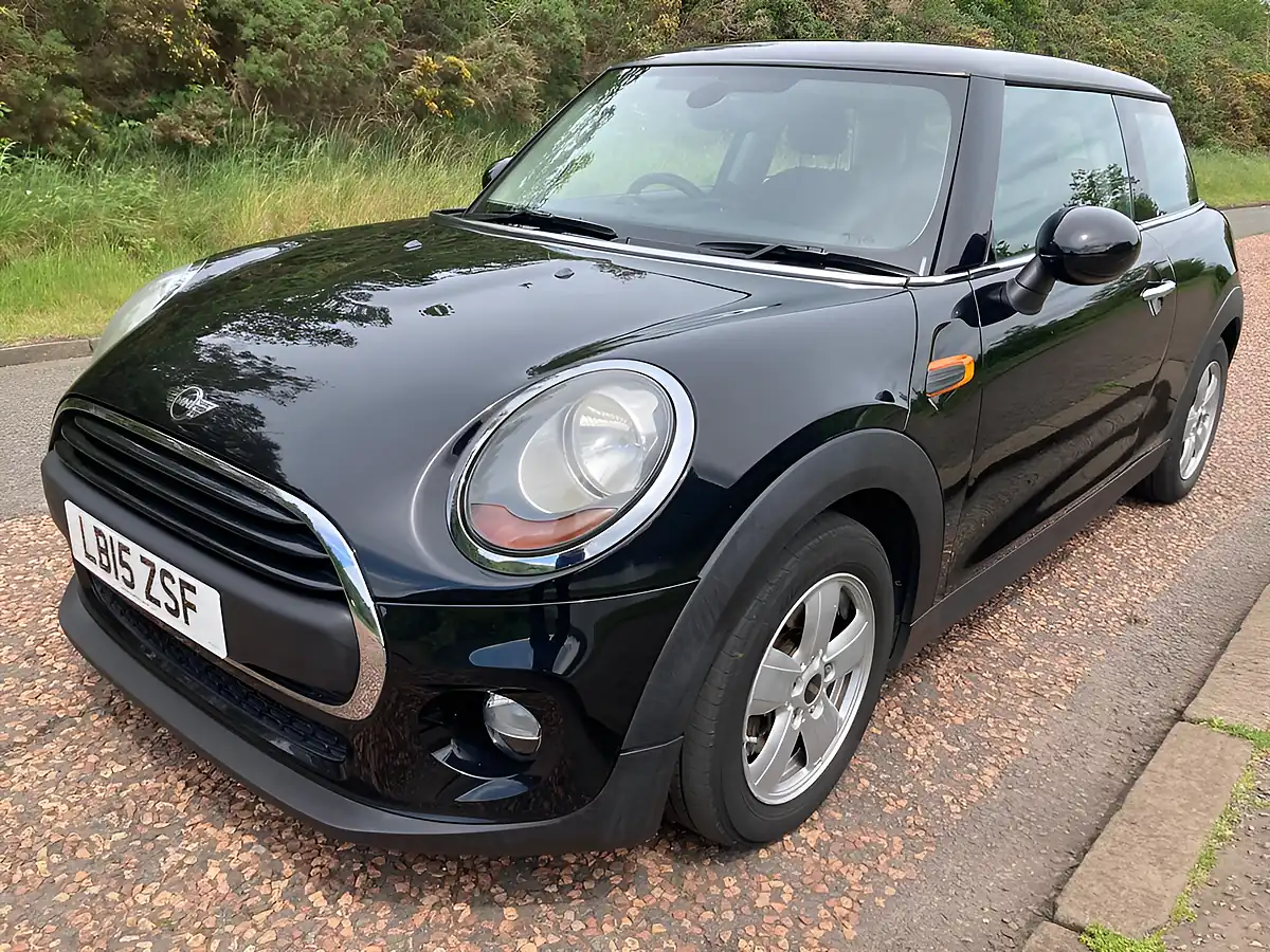 Used 2015 MINI Hatch Cooper Black - Interior and Exterior details 7