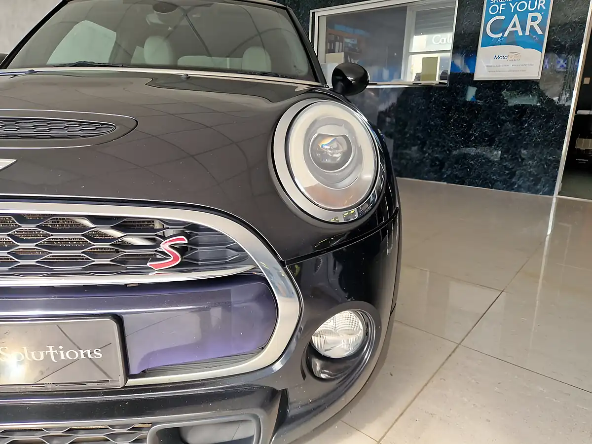 Used 2015 MINI Hatch Cooper Black - Interior and Exterior details 11