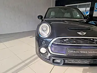 Used 2015 MINI Hatch Cooper Black - Interior and Exterior details 15