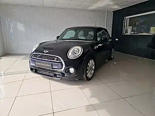 Used 2015 MINI Hatch Cooper Black - Interior and Exterior details 5