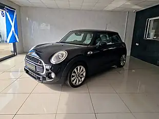 Used 2015 MINI Hatch Cooper Black - Interior and Exterior details 9