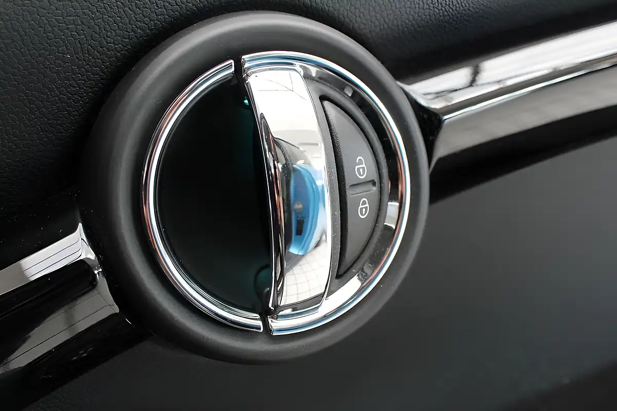 Used 2015 MINI Hatch Cooper Blue - Interior and Exterior details 18