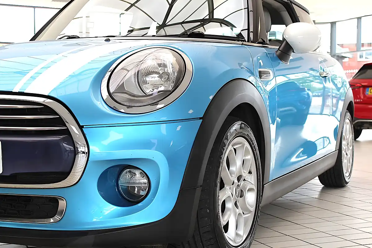Used 2015 MINI Hatch Cooper Blue - Interior and Exterior details 2