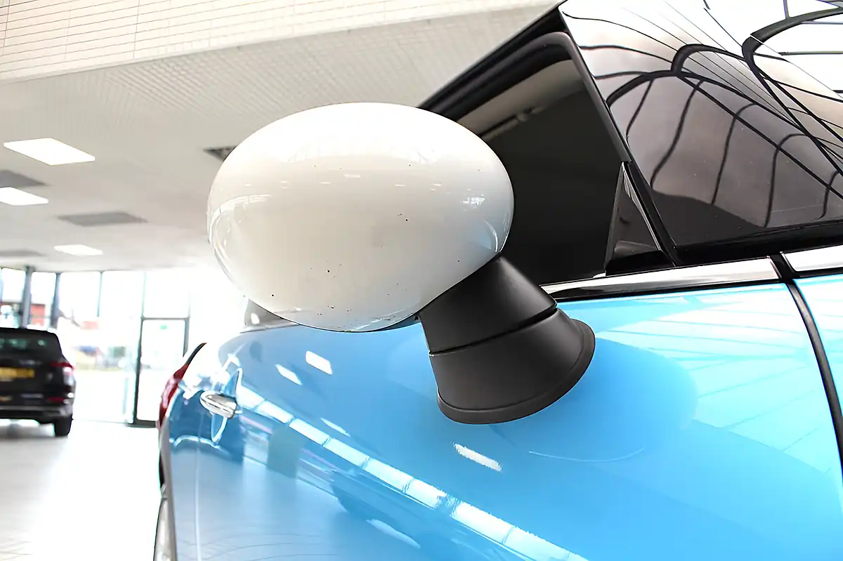 Used 2015 MINI Hatch Cooper Blue - Interior and Exterior details 8