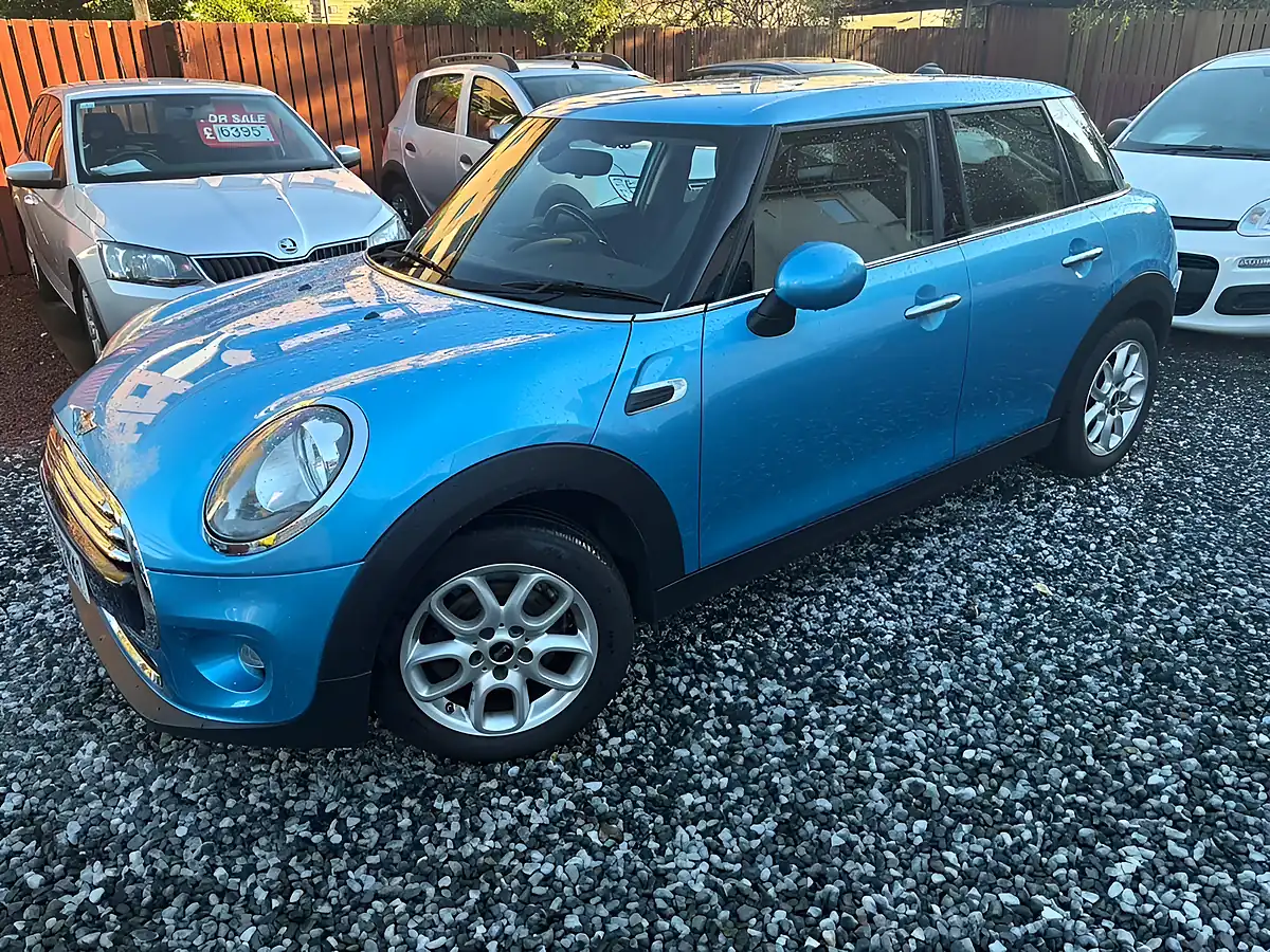 Used 2015 MINI Hatch Cooper Blue - Interior and Exterior details 2