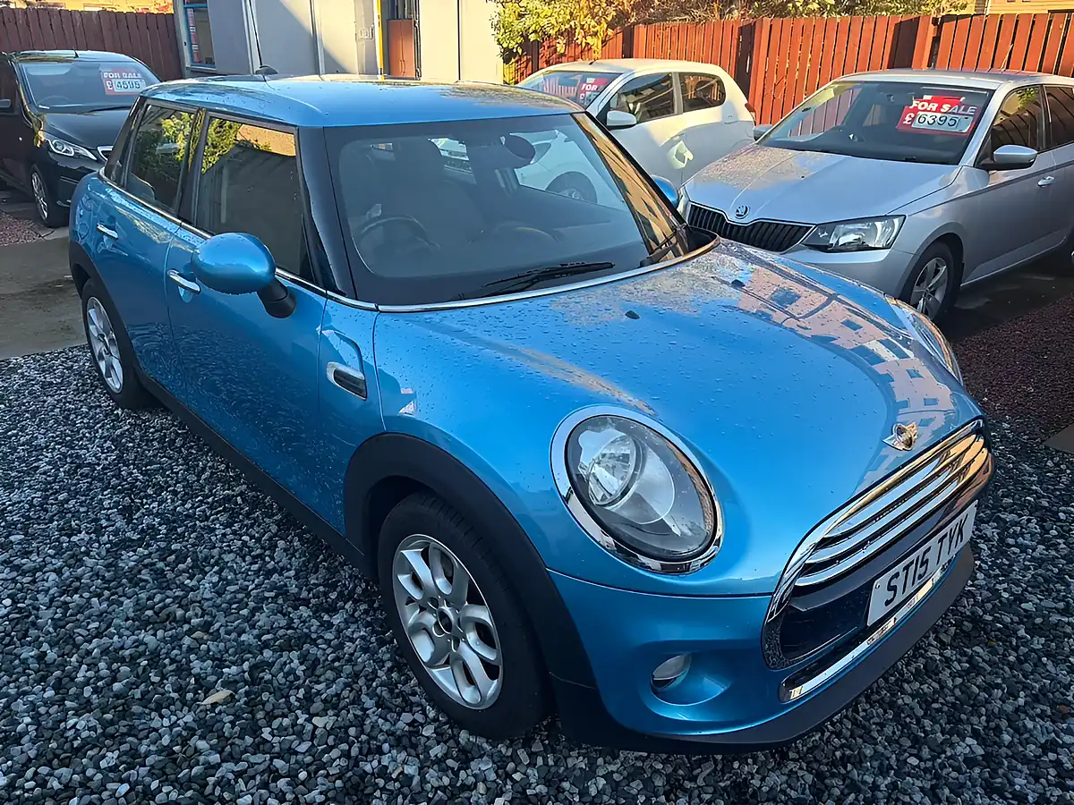 Used 2015 MINI Hatch Cooper Blue - Interior and Exterior details 7