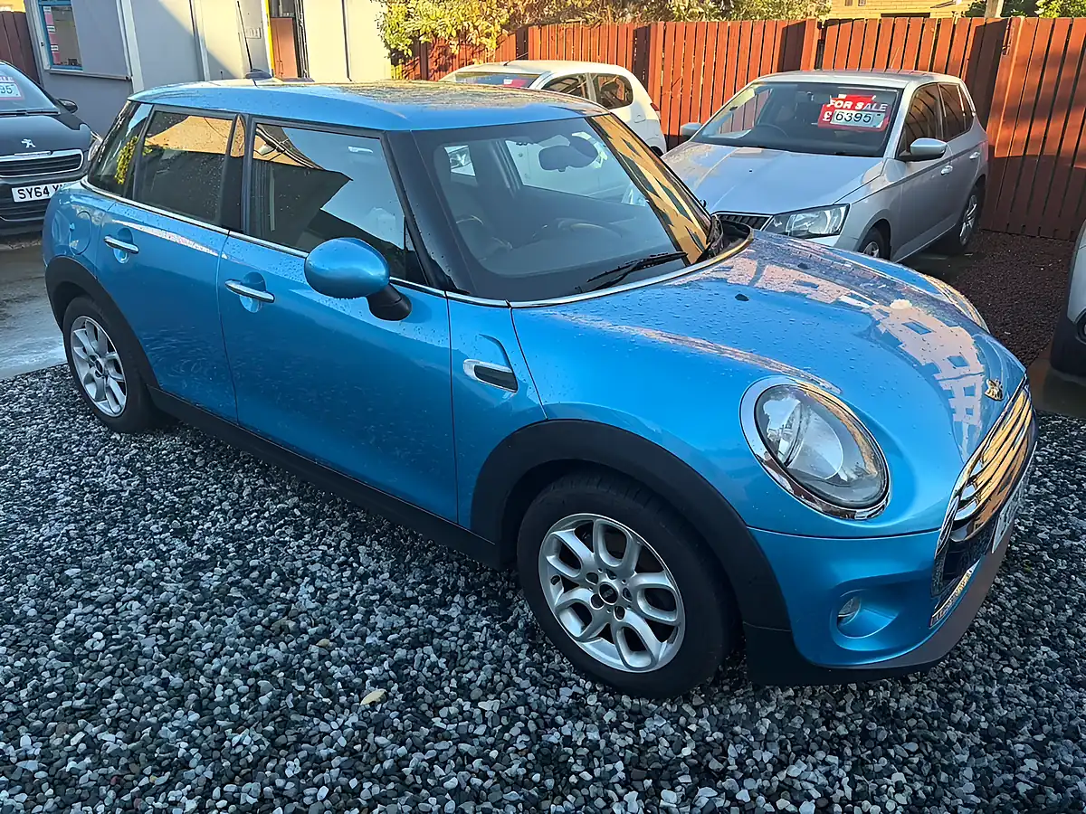 Used 2015 MINI Hatch Cooper Blue - Interior and Exterior details 8
