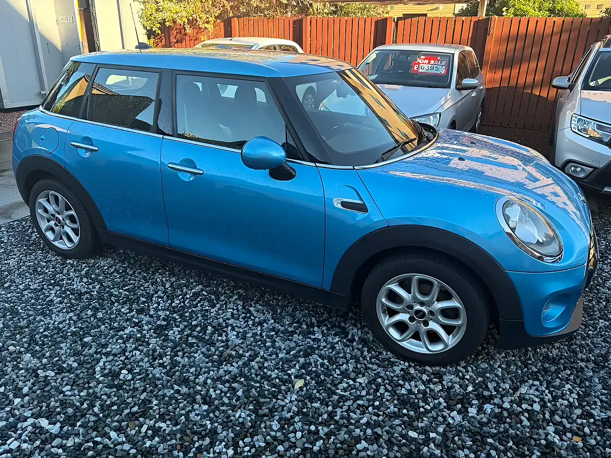 Used 2015 MINI Hatch Cooper Blue - Interior and Exterior details 9