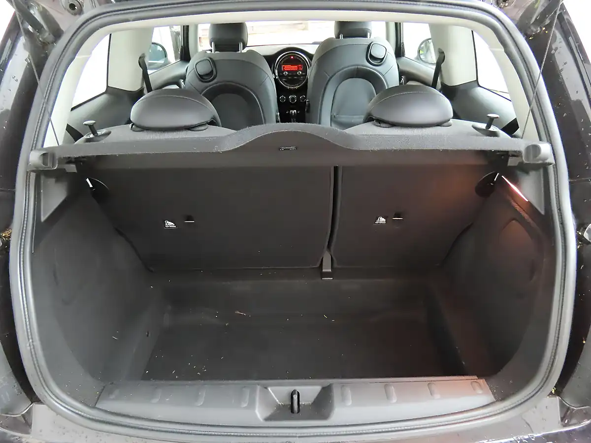 Used 2015 MINI Hatch Cooper Brown - Interior and Exterior details 12