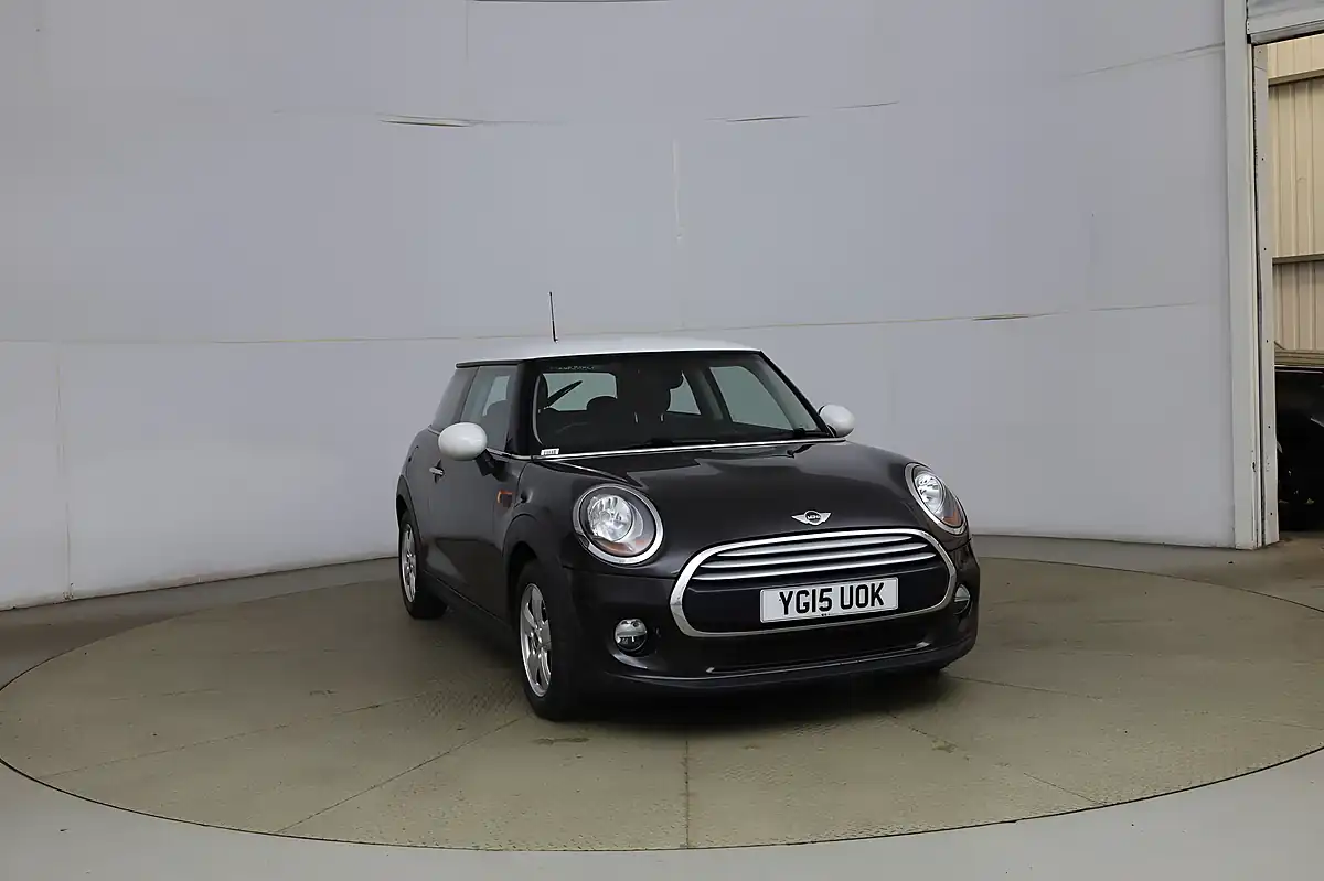 Used 2015 MINI Hatch Cooper Brown - Interior and Exterior details 3