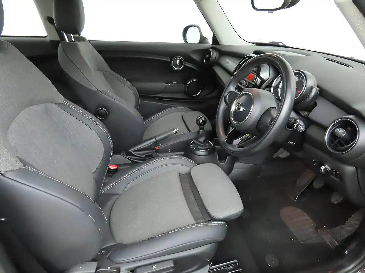 Used 2015 MINI Hatch Cooper Brown - Interior and Exterior details 8