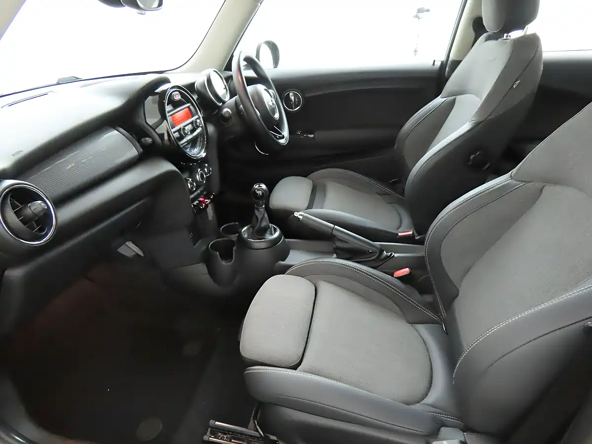 Used 2015 MINI Hatch Cooper Brown - Interior and Exterior details 9