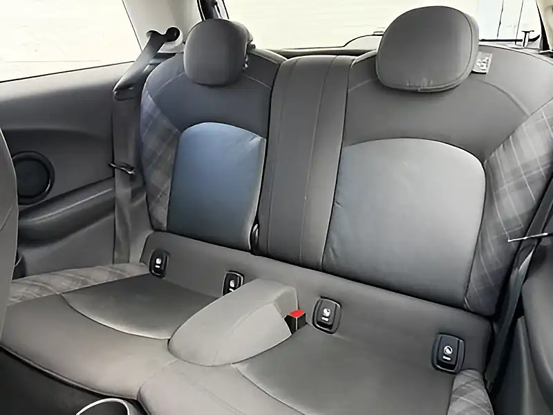 Used 2015 MINI Hatch Cooper (chili Ii Pack) British Racing Green Metallic - Interior and Exterior details 13