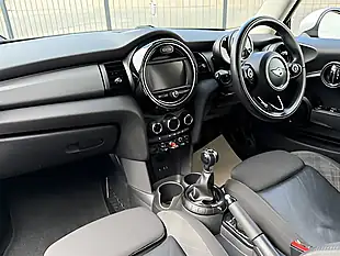 Used 2015 MINI Hatch Cooper (chili Ii Pack) British Racing Green Metallic - Interior and Exterior details 16