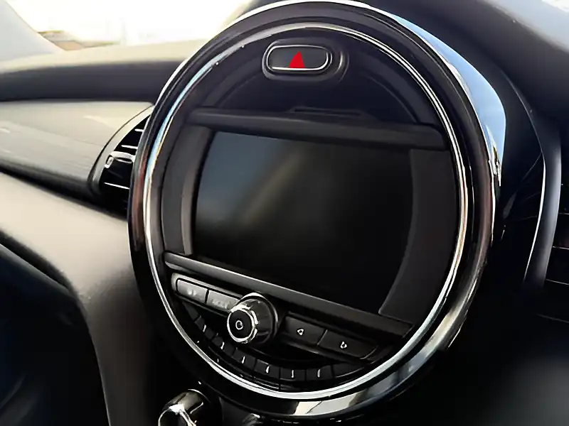 Used 2015 MINI Hatch Cooper (chili Ii Pack) British Racing Green Metallic - Interior and Exterior details 17