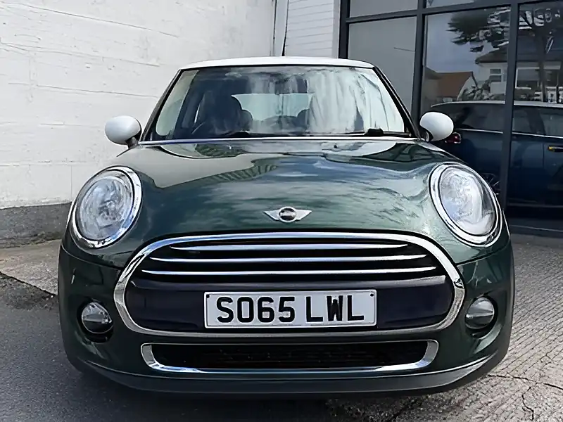 Used 2015 MINI Hatch Cooper (chili Ii Pack) British Racing Green Metallic - Interior and Exterior details 3