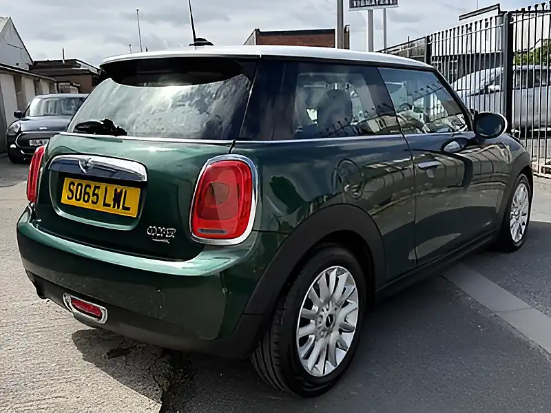 Used 2015 MINI Hatch Cooper (chili Ii Pack) British Racing Green Metallic - Interior and Exterior details 6