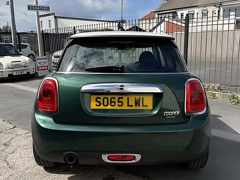 Used 2015 MINI Hatch Cooper (chili Ii Pack) British Racing Green Metallic - Interior and Exterior details 7