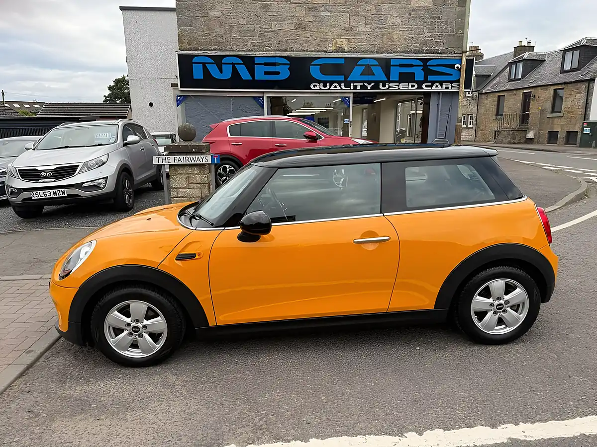 Used 2015 MINI Hatch Cooper Orange - Front View
