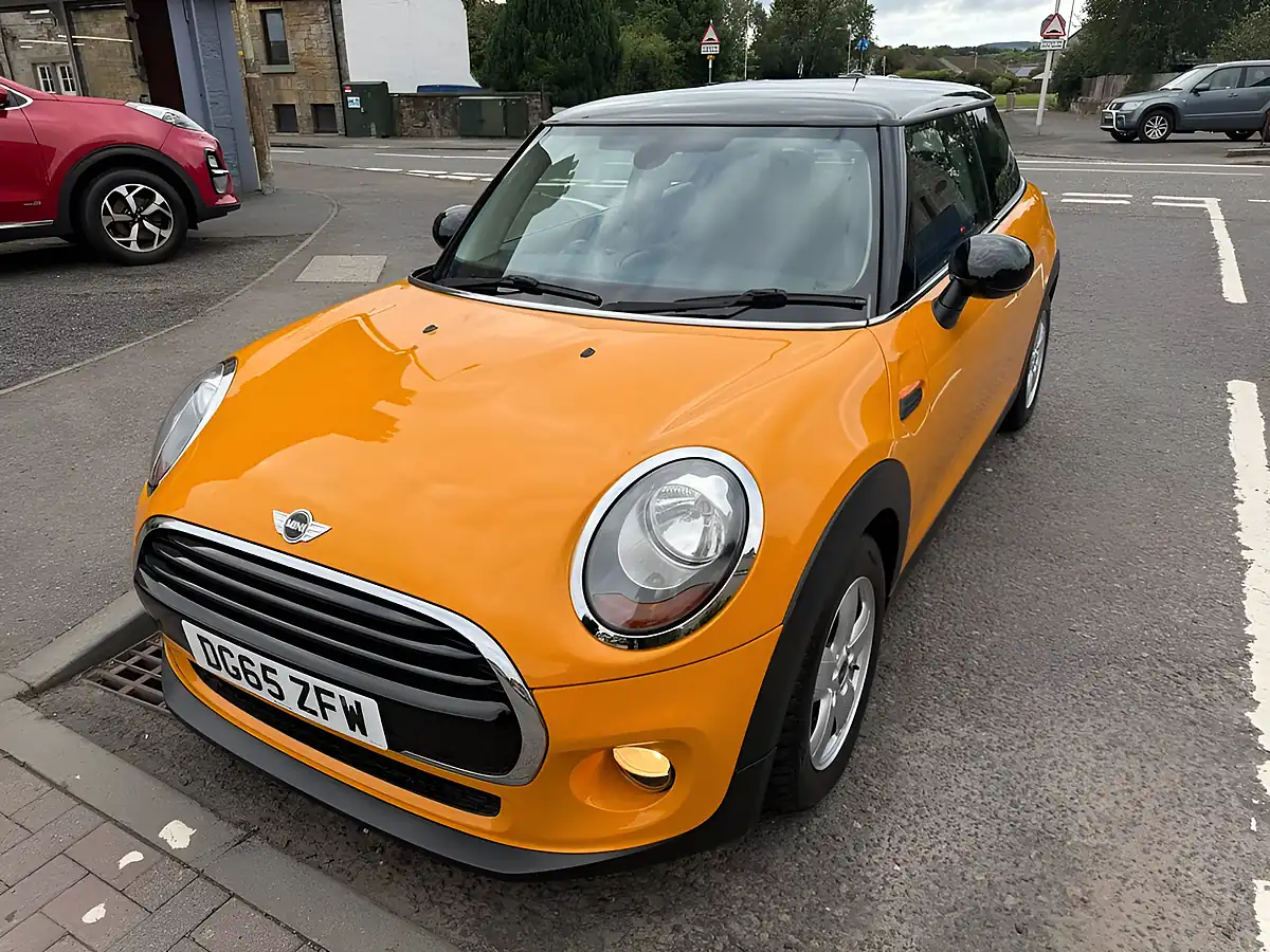 Used 2015 MINI Hatch Cooper Orange - Interior and Exterior details 2