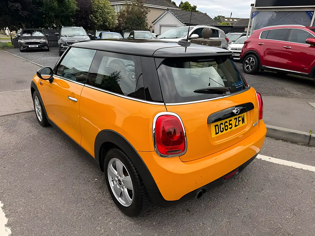 Used 2015 MINI Hatch Cooper Orange - Interior and Exterior details 5