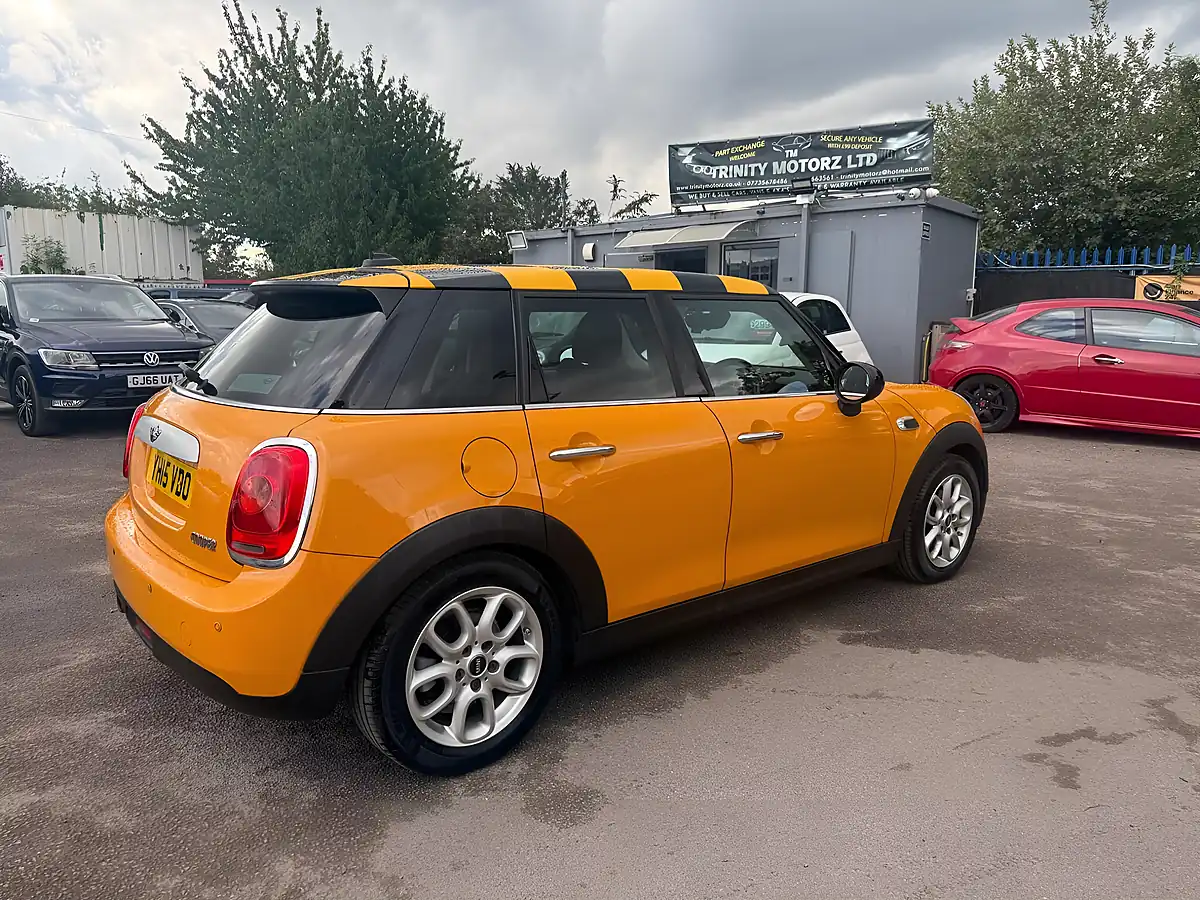 Used 2015 MINI Hatch Cooper Orange - Interior and Exterior details 6