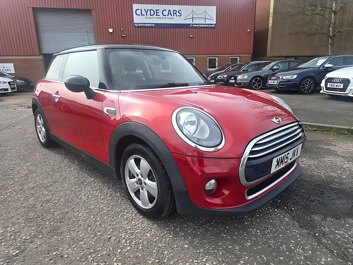 Used 2015 MINI Hatch Cooper Red - Front View