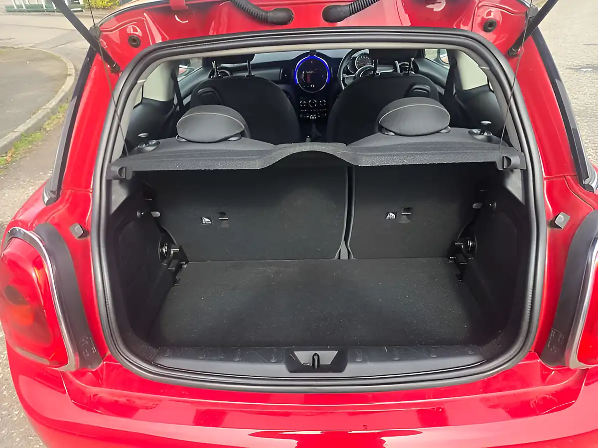 Used 2015 MINI Hatch Cooper Red - Interior and Exterior details 18