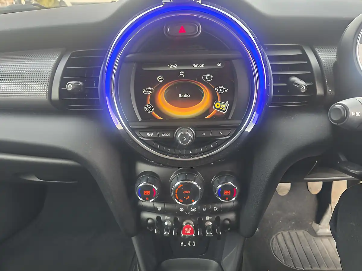 Used 2015 MINI Hatch Cooper Red - Interior and Exterior details 19