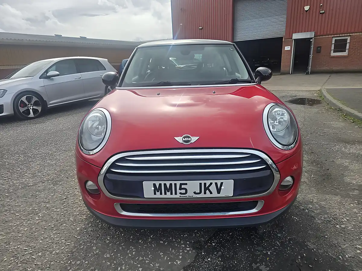 Used 2015 MINI Hatch Cooper Red - Interior and Exterior details 2